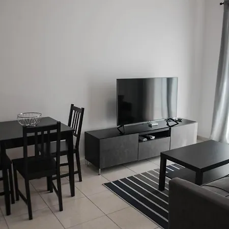 Appartement Renovated One Bedroom In With Pool *