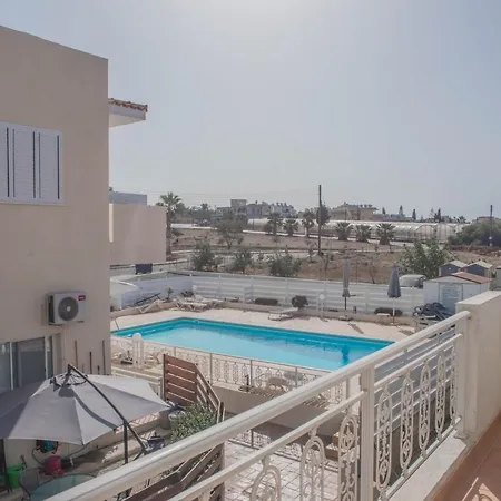 Renovated One Bedroom In With Pool Appartement *