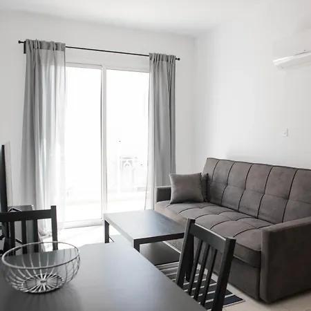 Renovated One Bedroom In With Pool Appartement Paphos