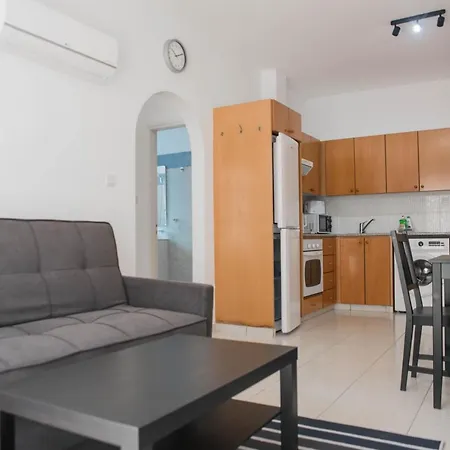 Appartement Renovated One Bedroom In With Pool Paphos